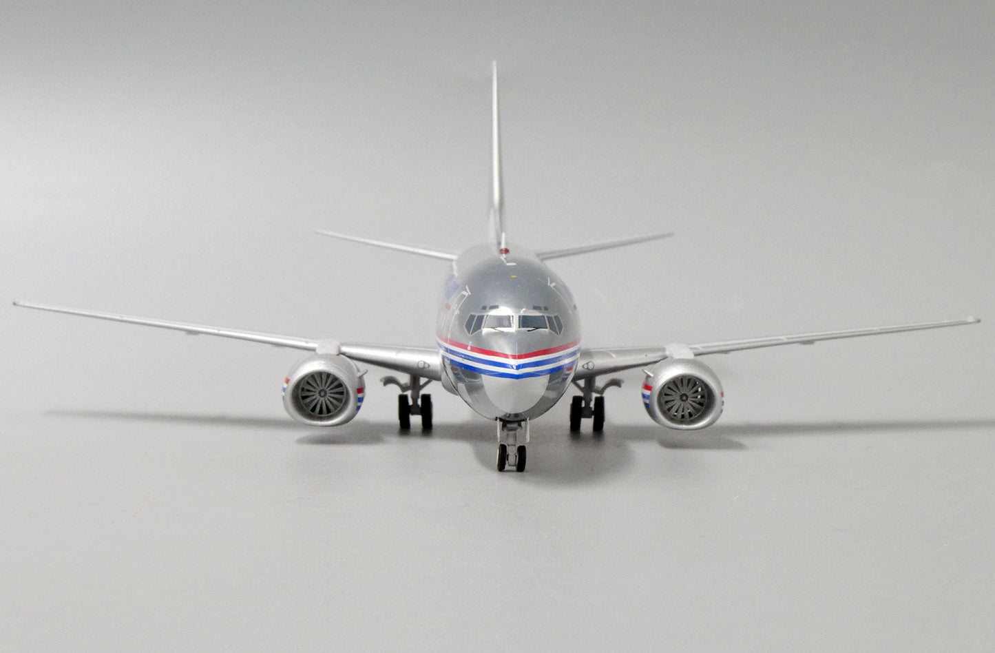 1:200 JC Wings Boeing House Colors 737-500 N73700 LH2231 w/ Stand