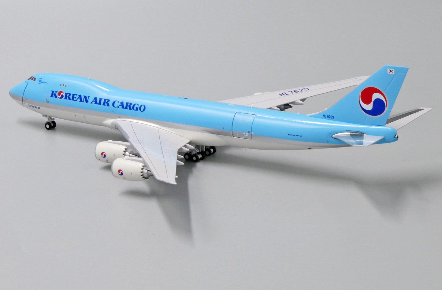 1:400 JC Wings Korean Air Cargo Boeing 747-8F HL7629 EW4748006
