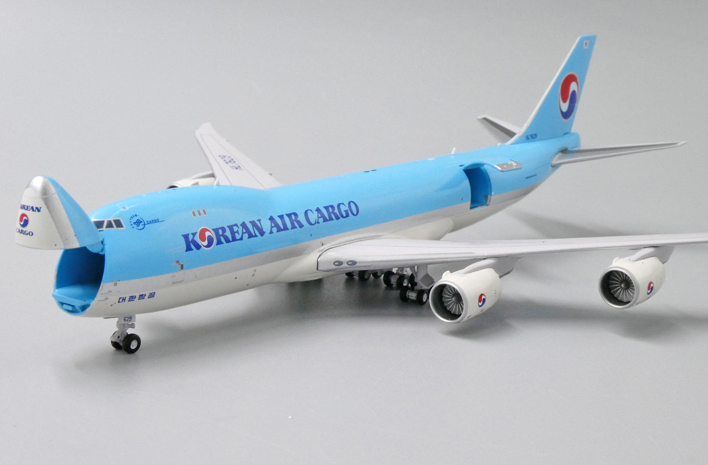1:400 JC Wings Korean Air Cargo Boeing 747-8F HL7629 EW4748006