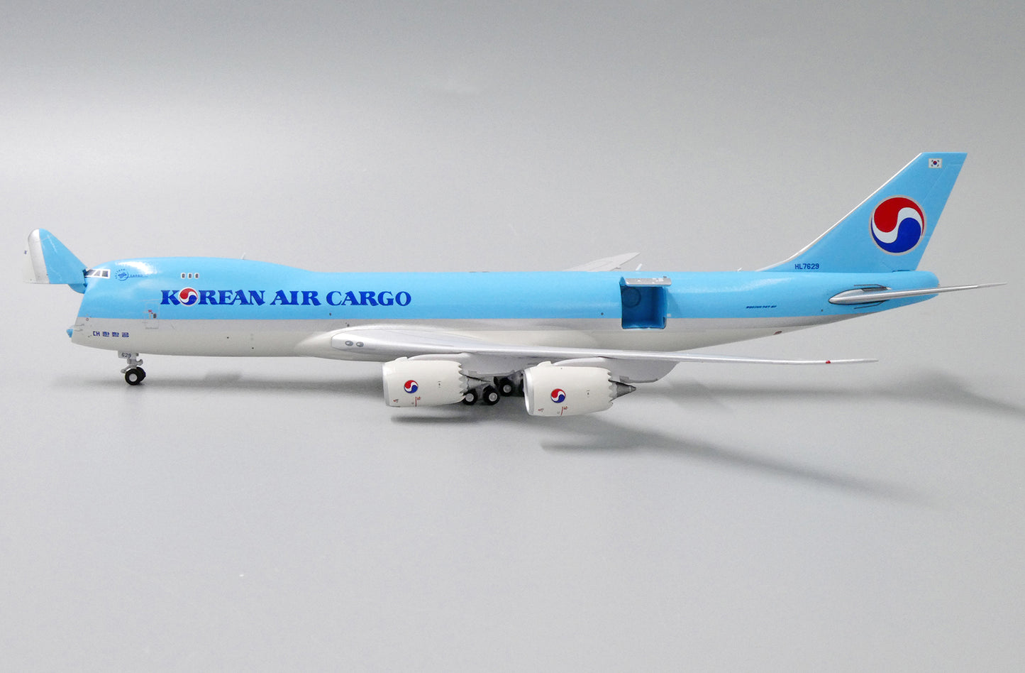 1:400 JC Wings Korean Air Cargo Boeing 747-8F HL7629 EW4748006