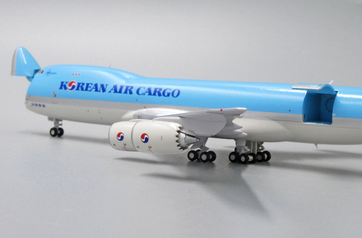 1:400 JC Wings Korean Air Cargo Boeing 747-8F HL7629 EW4748006