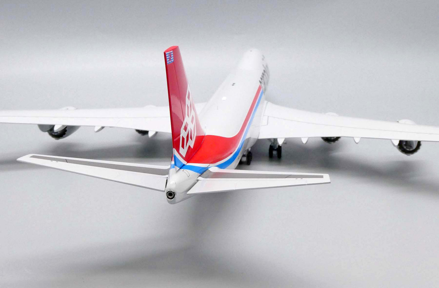 1:200 JC Wings Cargolux Boeing 747-8F "Not Without My Mask" XX20079 LX-VCF