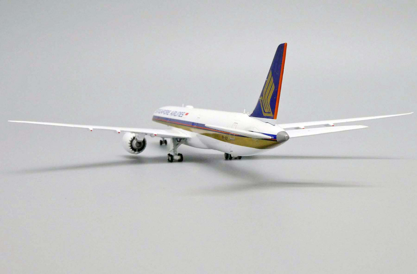 1:400 JC Wings Singapore Airlines Boeing 787-10 "1,000 Sticker" 9V-SCP EW478X003
