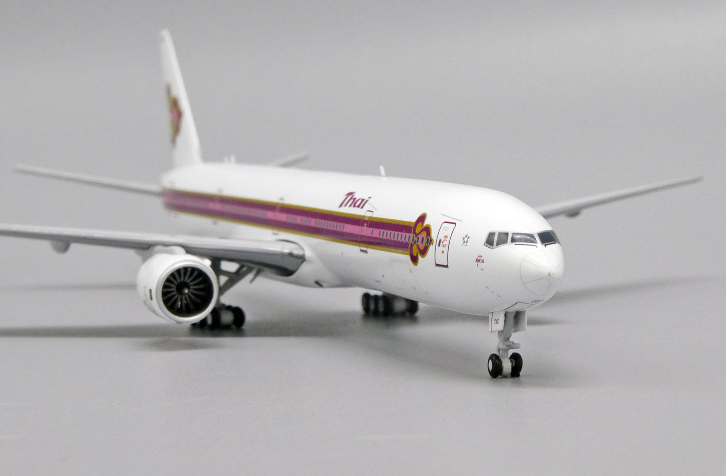 1:400 JC Wings Thai Airways Boeing 777-300 "Old Livery" HS-TKE LH4172