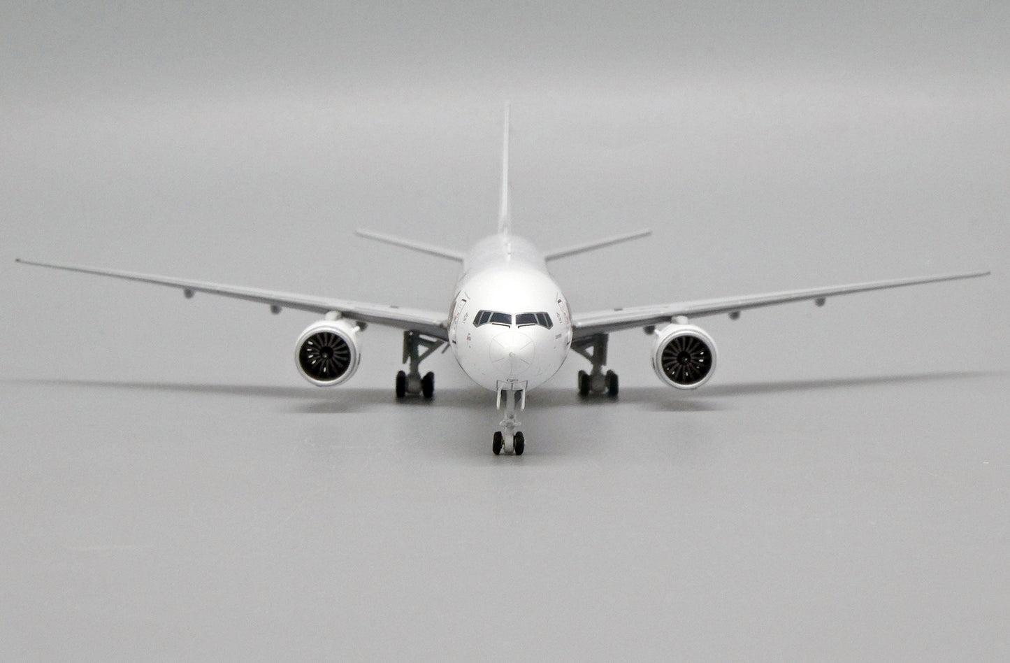1:400 JC Wings Thai Airways Boeing 777-300 "Old Livery" HS-TKE LH4172