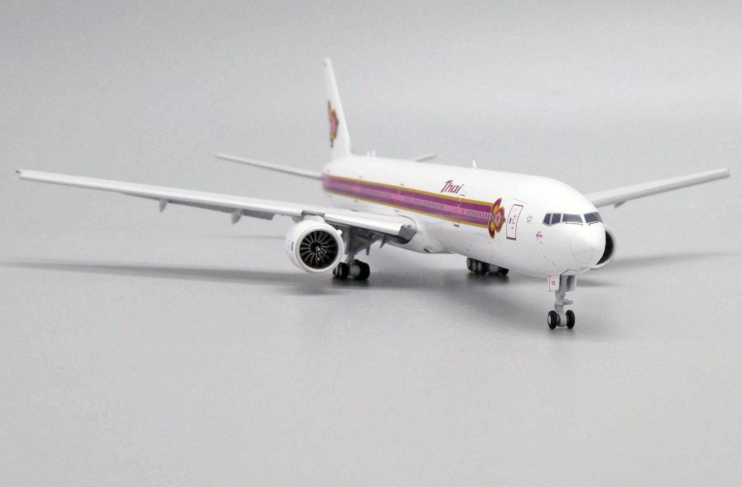 1:400 JC Wings Thai Airways Boeing 777-300 "Old Livery, FLAPS DOWN" HS-TKE LH4172A