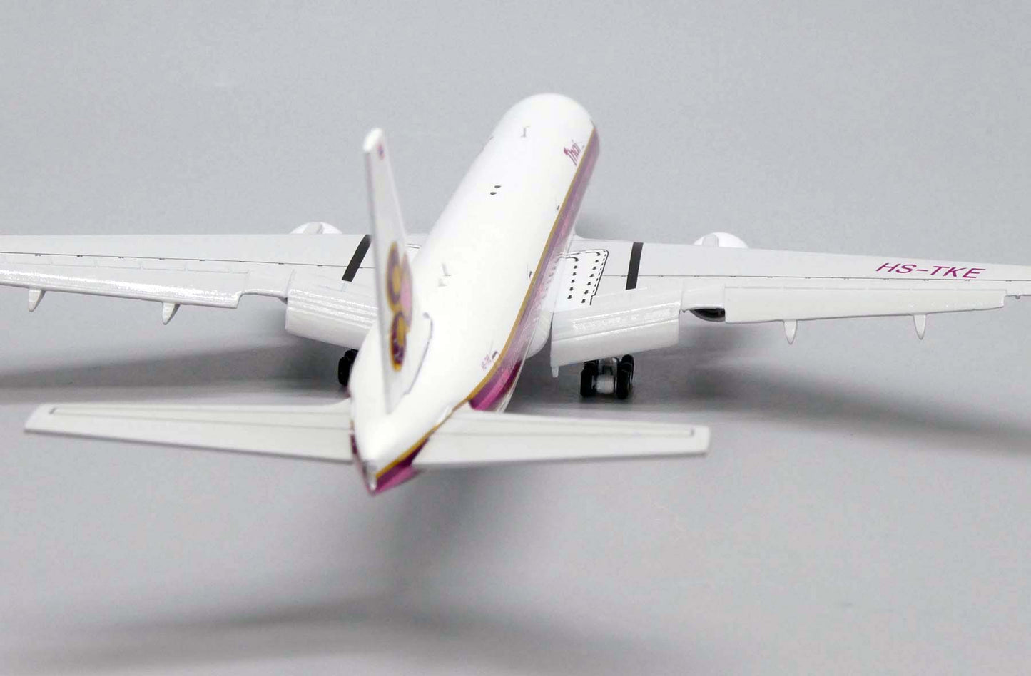 1:400 JC Wings Thai Airways Boeing 777-300 "Old Livery, FLAPS DOWN" HS-TKE LH4172A