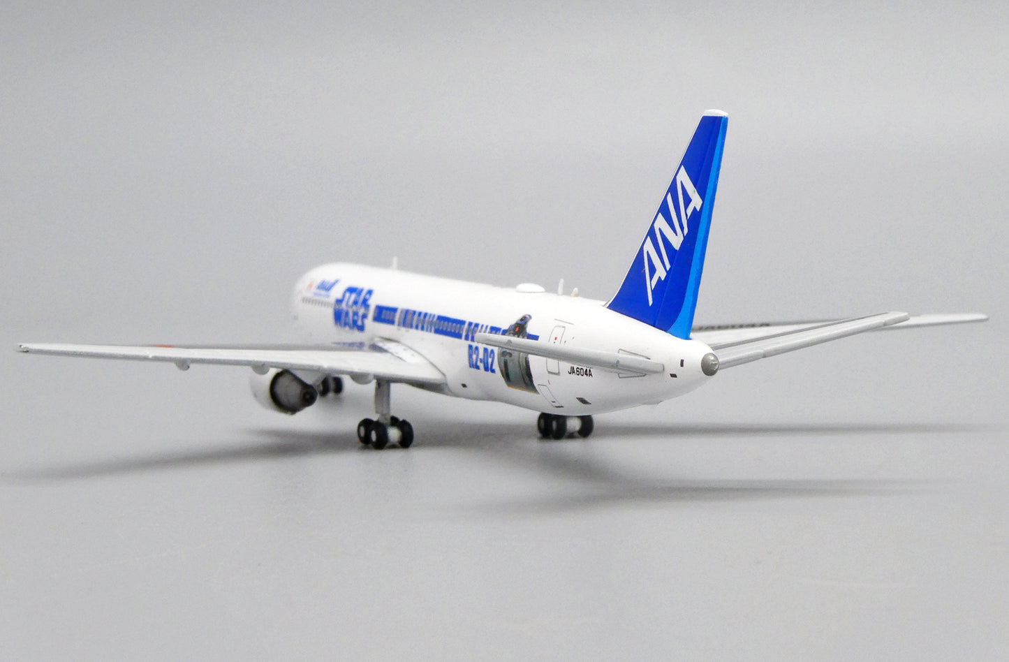 1:500 JC Wings All Nippon Airways (ANA) Boeing 767-300 "Star Wars R2D2 Livery" JA604A PX5006