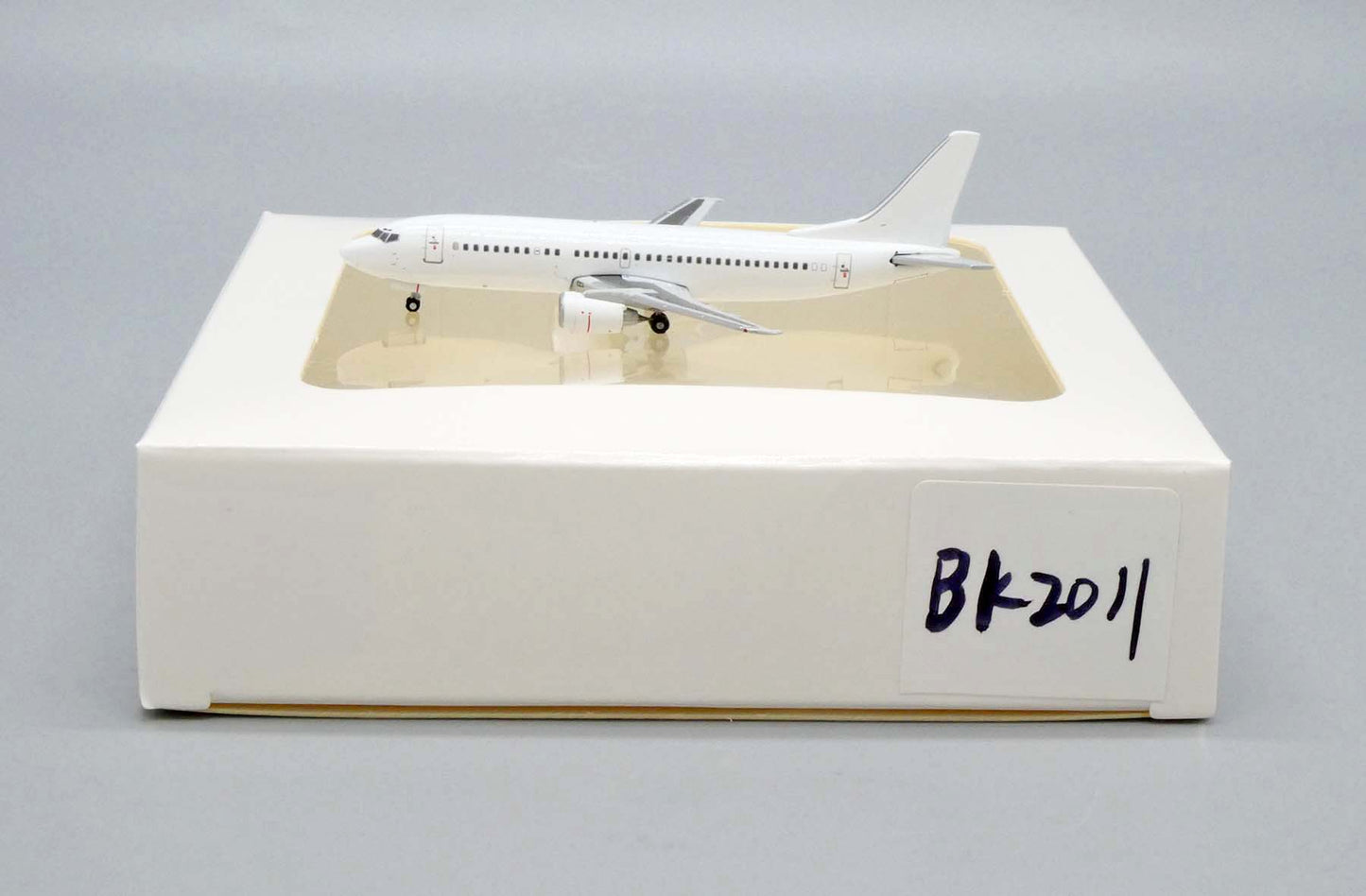 1:400 JC Wings Blank 737-300 BK2011