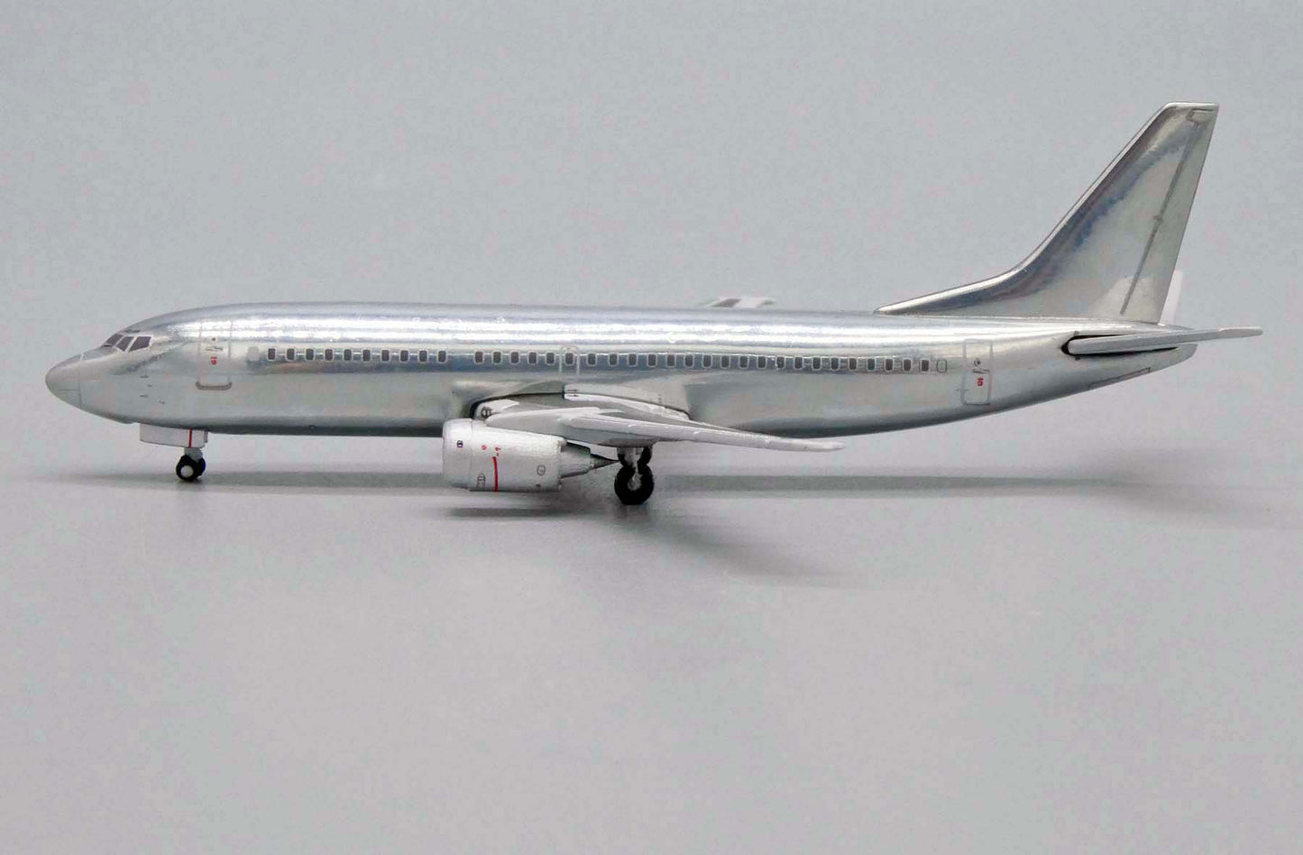 BOEING 737-400SF MERCADO LIVRE REG: PR-SDM WITH STAND - JC WINGS JC20103  1/200