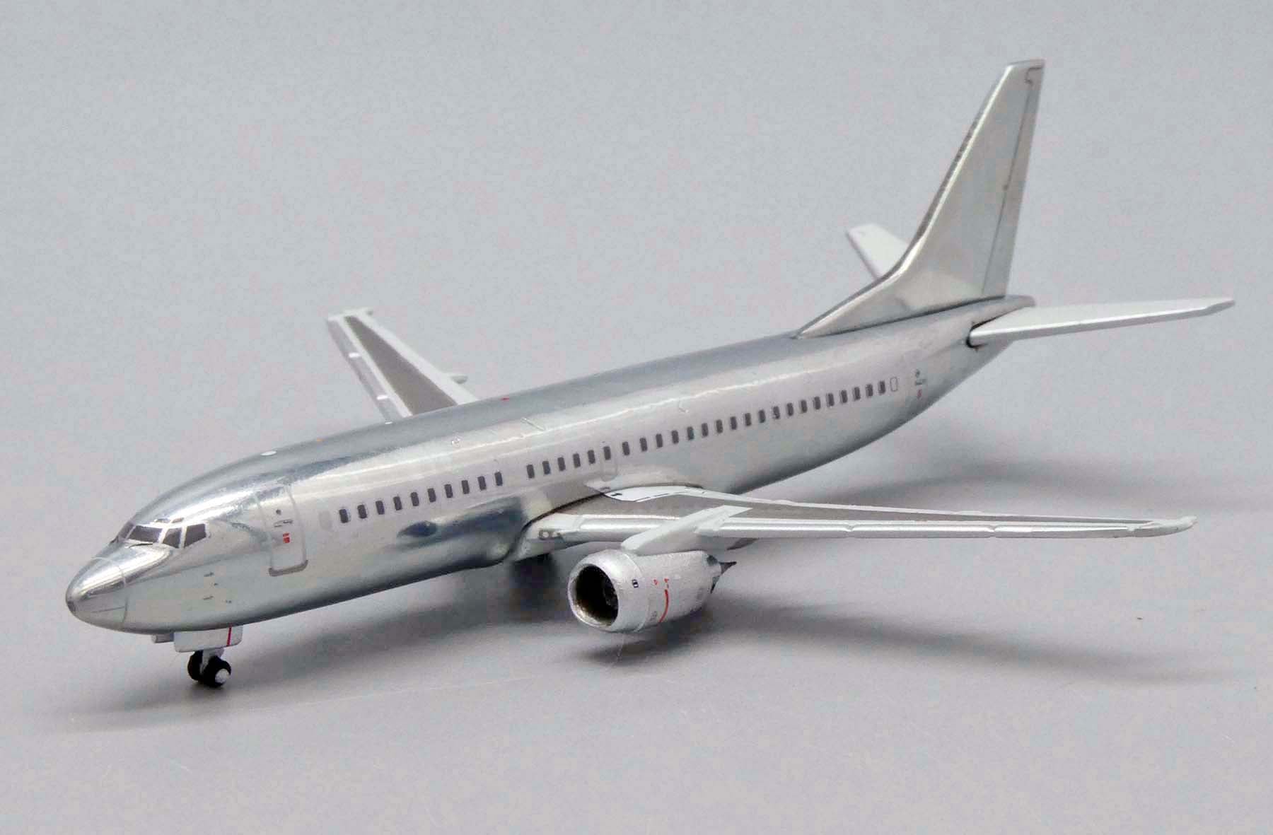 BOEING 737-400SF MERCADO LIVRE REG: PR-SDM WITH STAND - JC WINGS JC20103  1/200