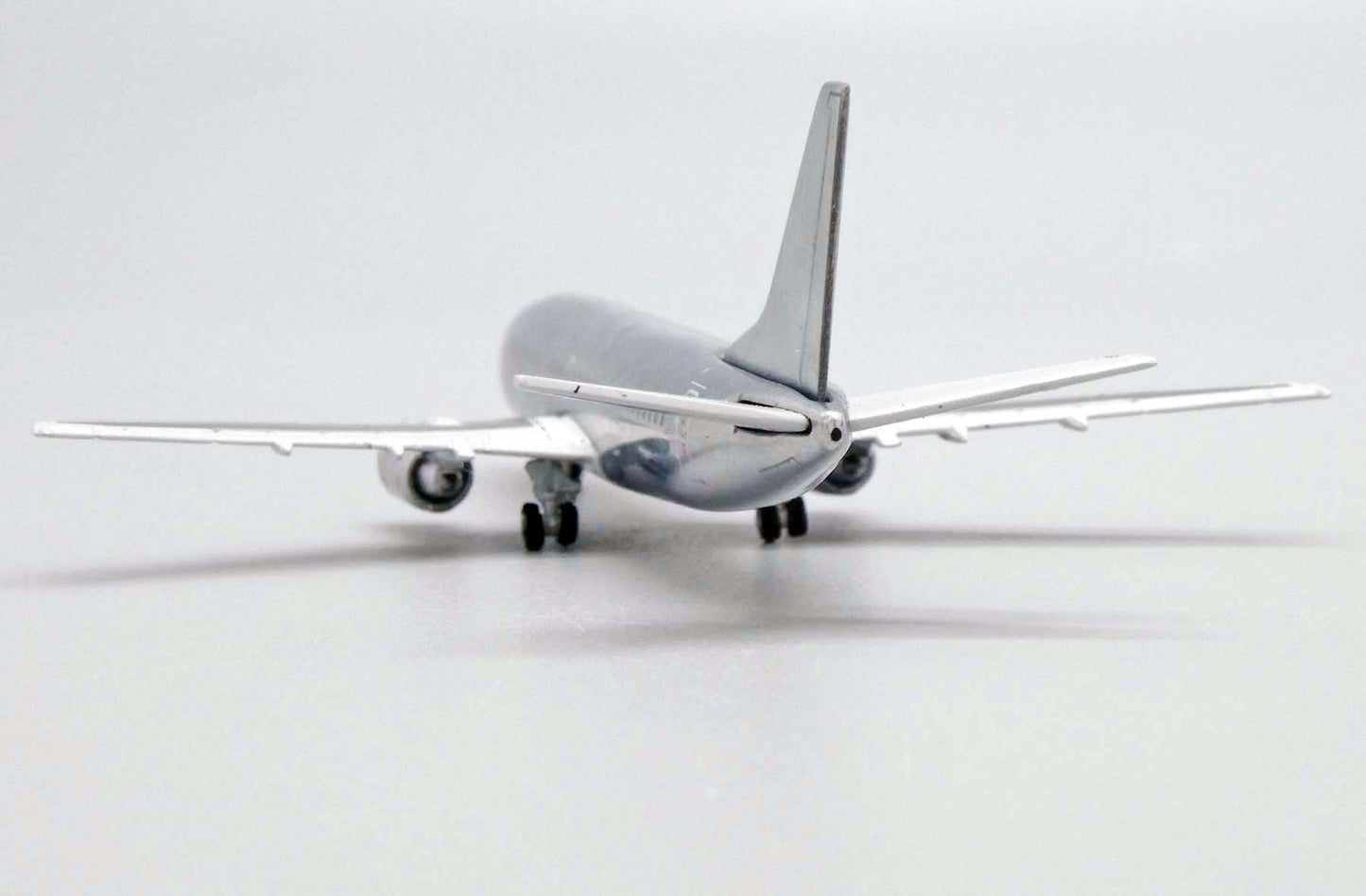 1:400 JC Wings Blank 737-300 (Polished) BK2012