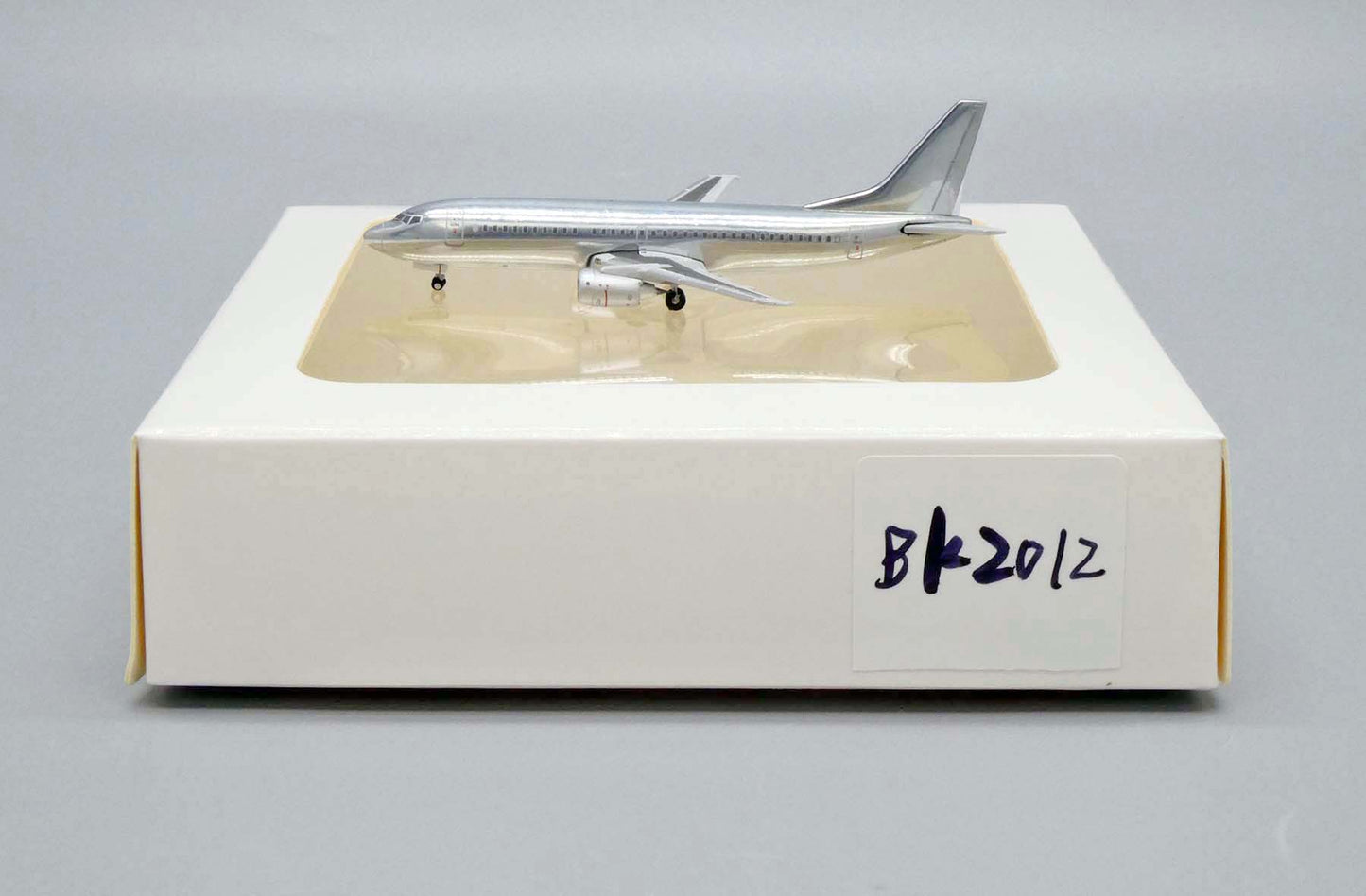 1:400 JC Wings Blank 737-300 (Polished) BK2012