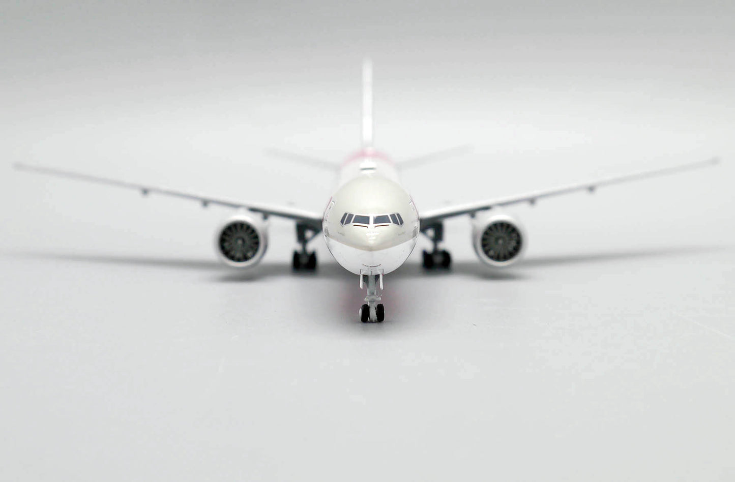 1:400 JC Wings Qatar Airways Boeing 777-300ER "2022 World Cup Livery" A7-BEB XX4489