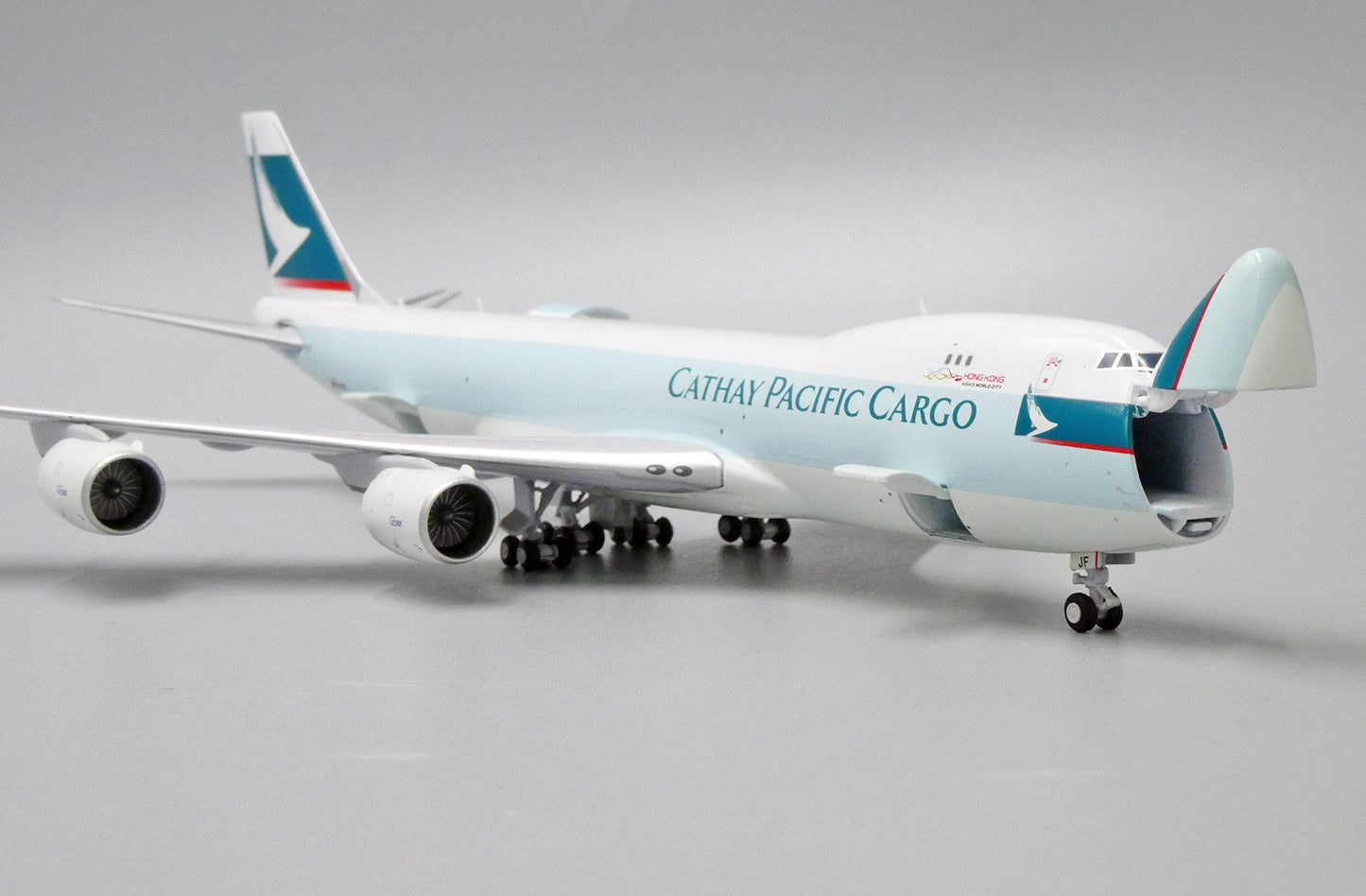 1:400 JC Wings Cathay Pacific Cargo 747-8F B-LJF "Interactive" EW4748010