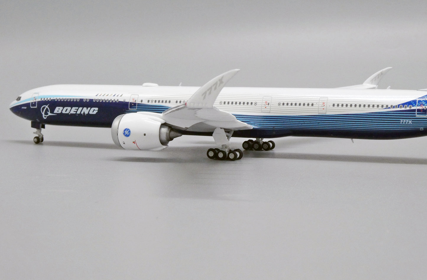 1:400 JC Wings Boeing House Color B777-9X "Folded Version" N779XW LH4160X
