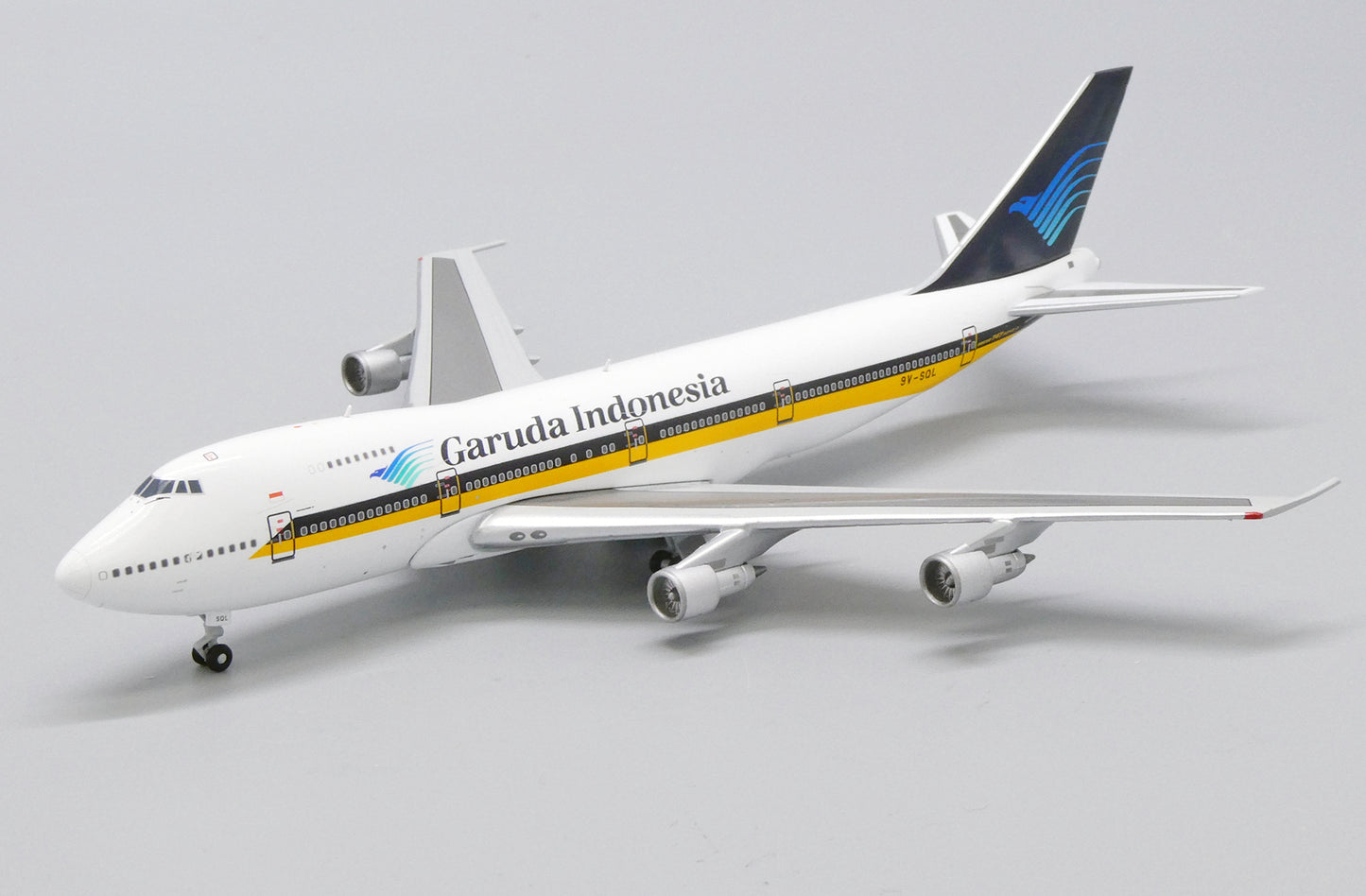 1:400 JC Wings Garuda Indonesia Boeing 747-200 "Singapore Hybrid" 9V-SQL DK4001GIA
