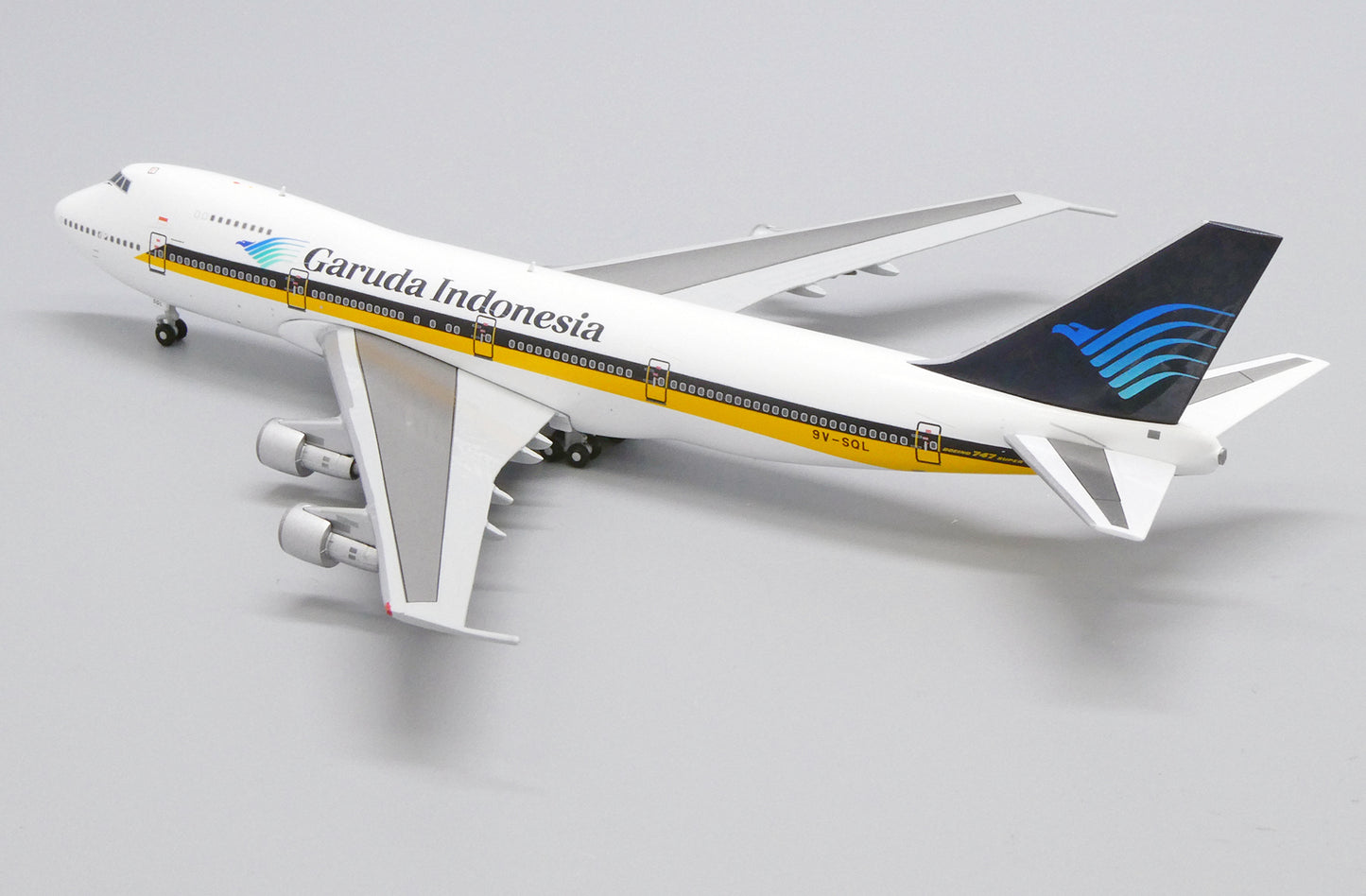1:400 JC Wings Garuda Indonesia Boeing 747-200 "Singapore Hybrid" 9V-SQL DK4001GIA