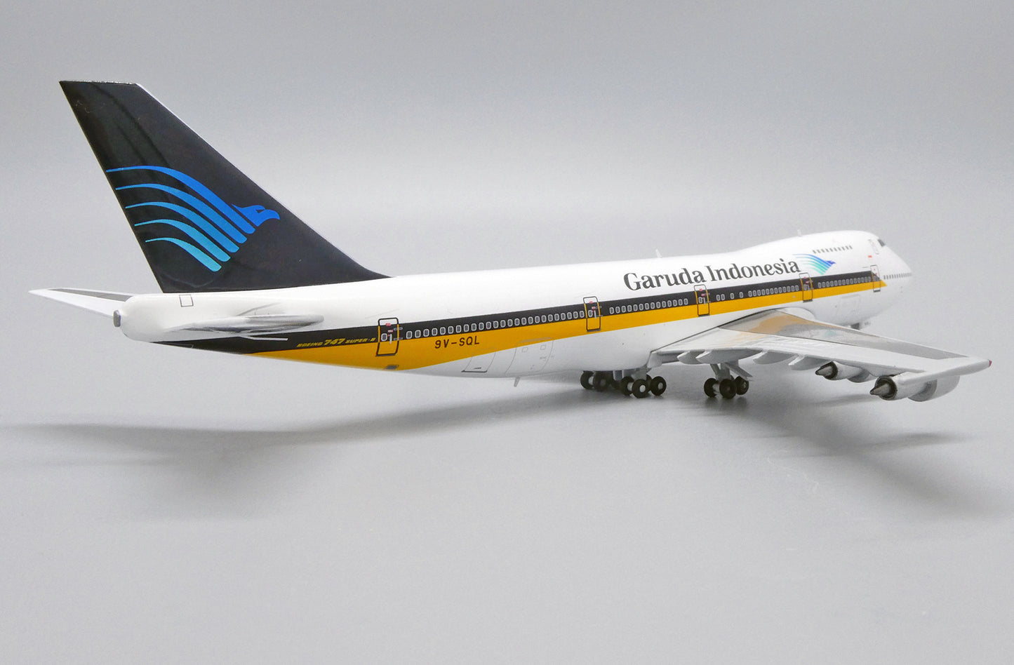 1:400 JC Wings Garuda Indonesia Boeing 747-200 "Singapore Hybrid" 9V-SQL DK4001GIA