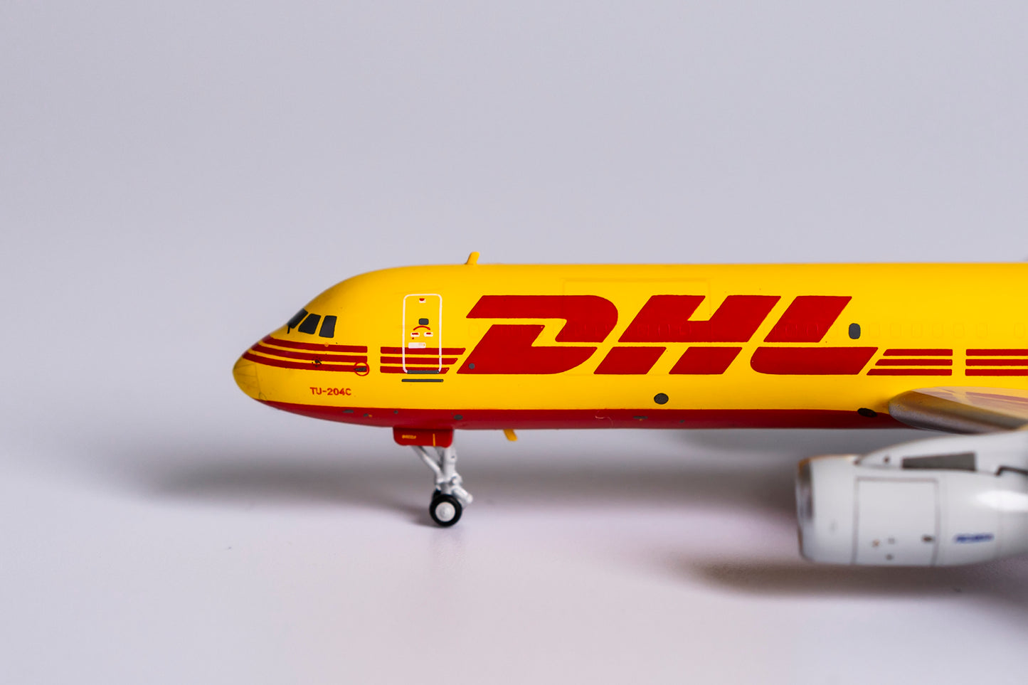 1:400 NG Models DHL Aviation TU-204-100C (Aviastar-Tu Air Company) RA-64024 NG40005