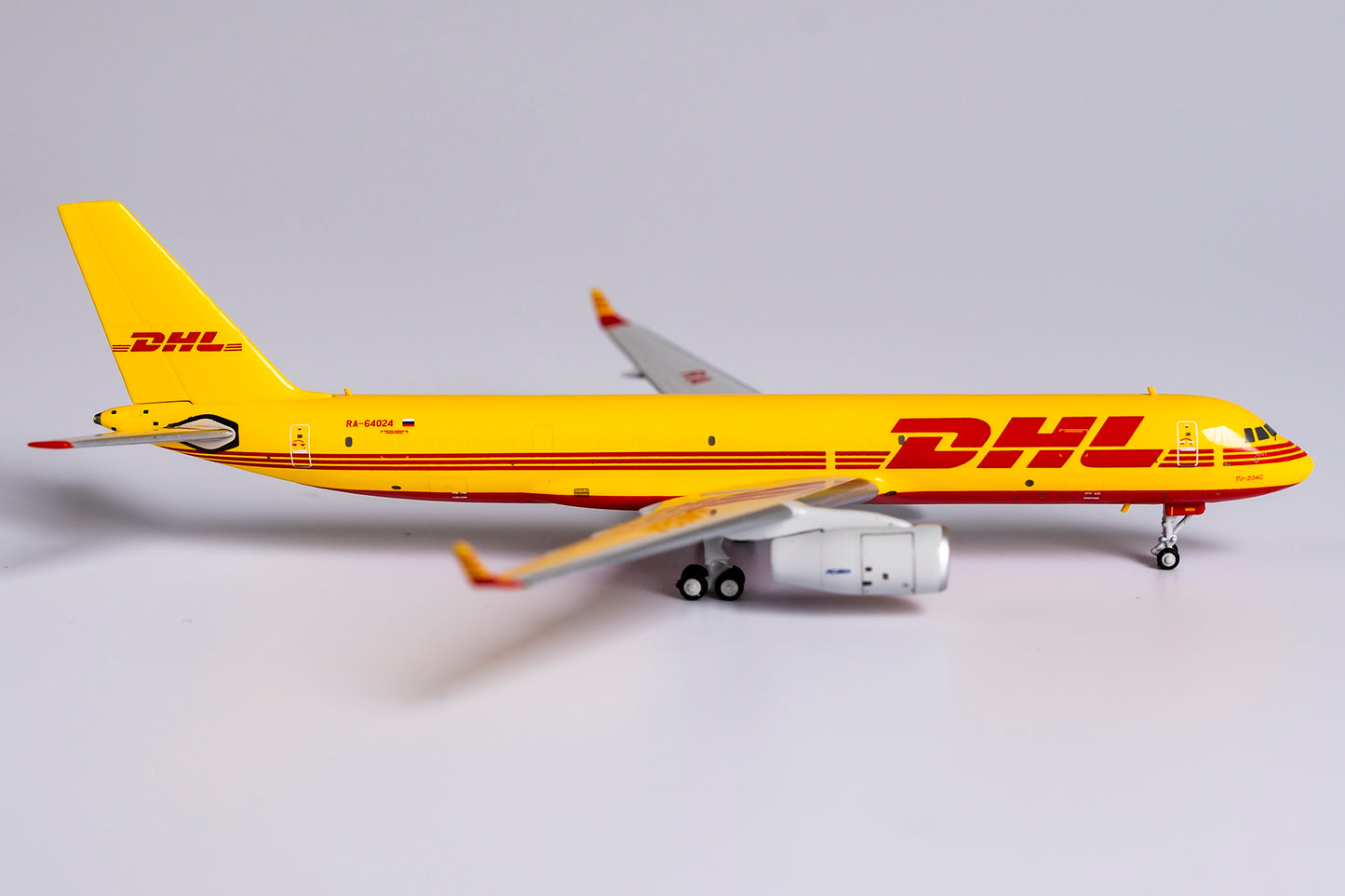 1:400 NG Models DHL Aviation TU-204-100C (Aviastar-Tu Air Company) RA-64024 NG40005