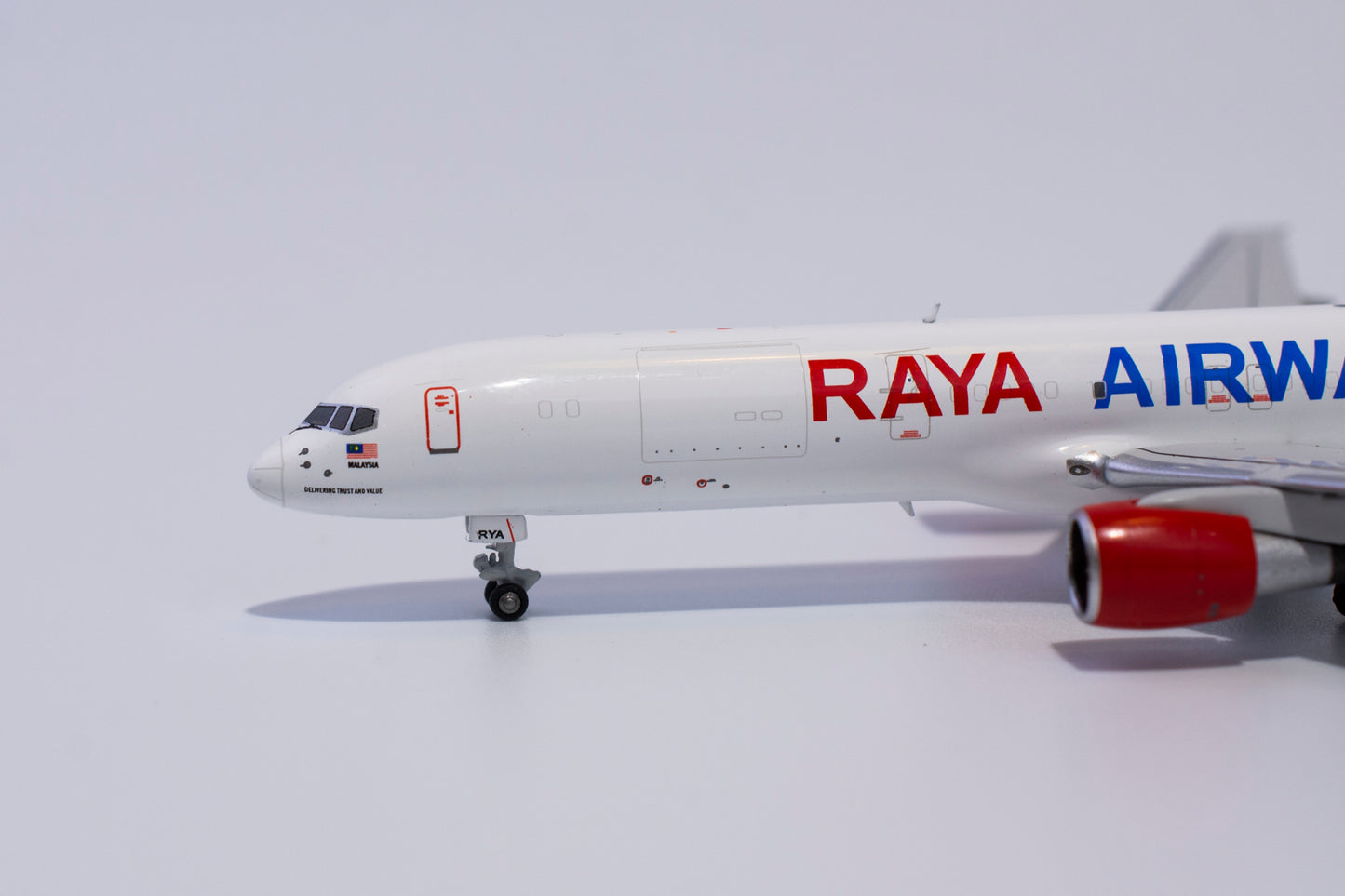 1:400 NG Models Raya Airways Boeing 757-200PCF 9M-RYA 53163