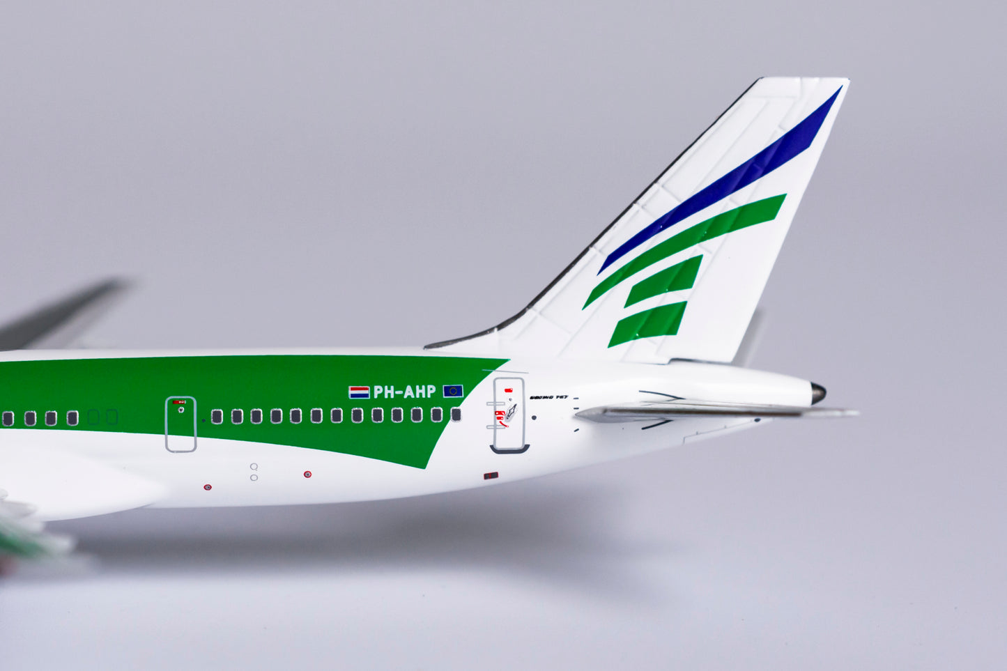 1:400 NG Models Transavia Airlines Boeing 757-200 "1990s Colors" PH-AHP NG53176
