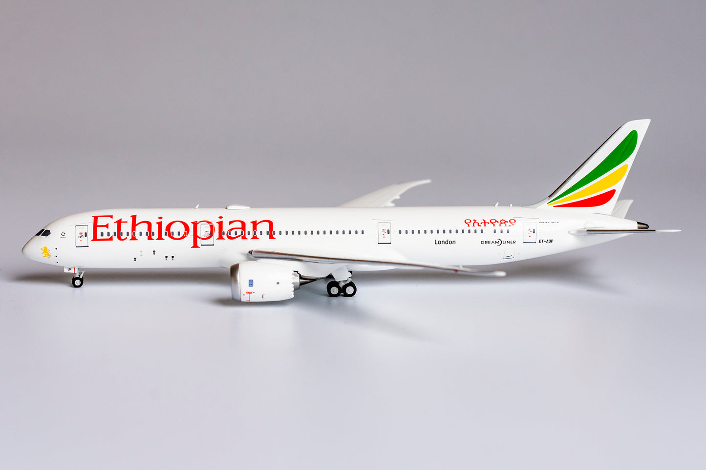 1:400 NG Models Ethiopian Airlines 787-9 "London" ET-AUP NG55063