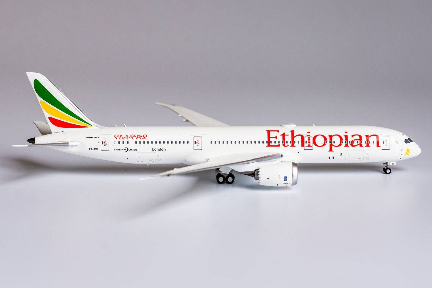 1:400 NG Models Ethiopian Airlines 787-9 "London" ET-AUP NG55063