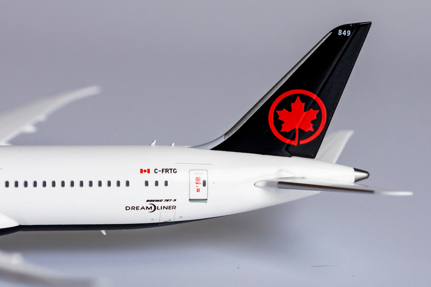 1:400 NG Models Air Canada Boeing 787-9 "New Colors" C-FRTG NG55069