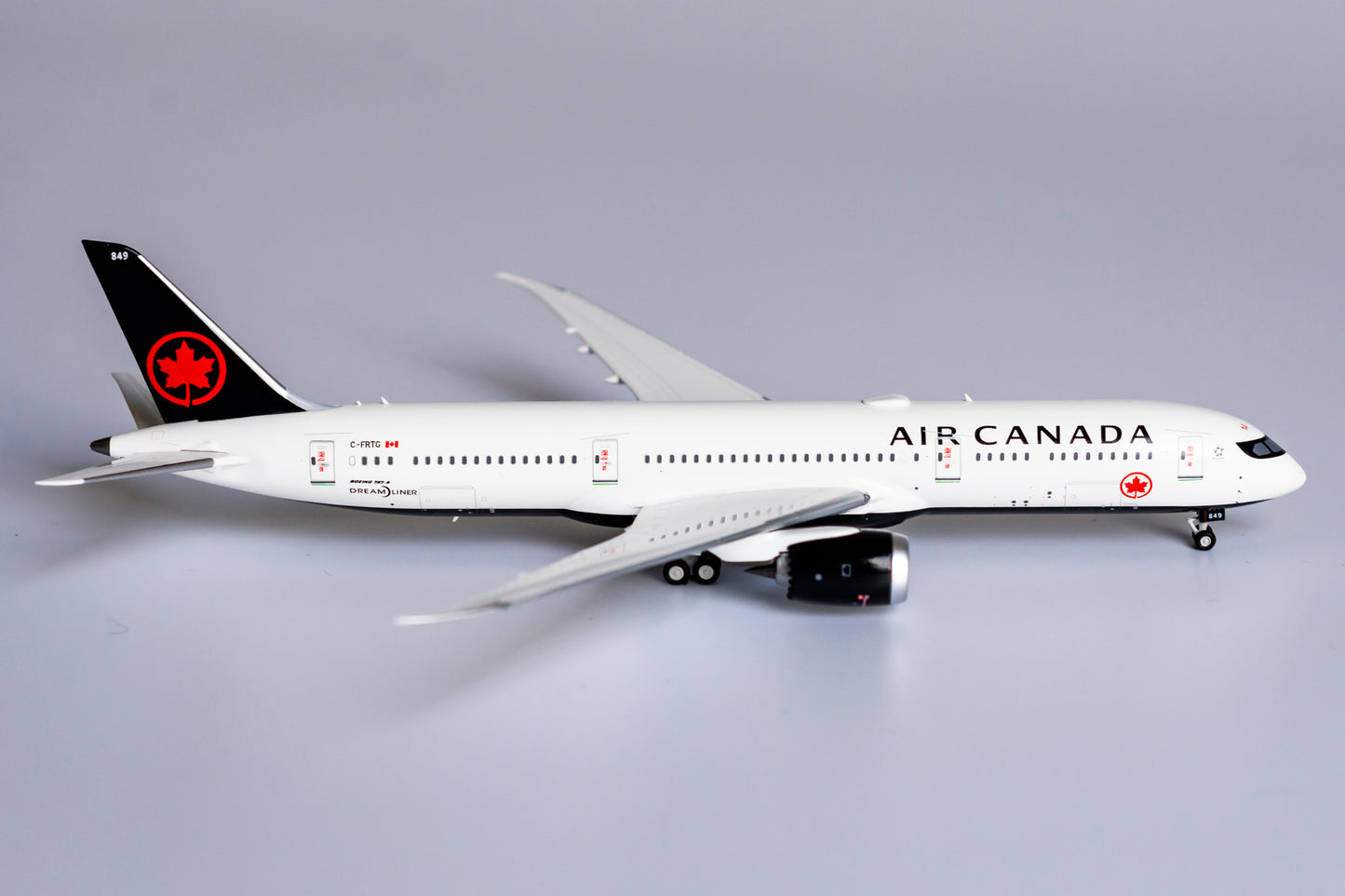 1:400 NG Models Air Canada Boeing 787-9 "New Colors" C-FRTG NG55069