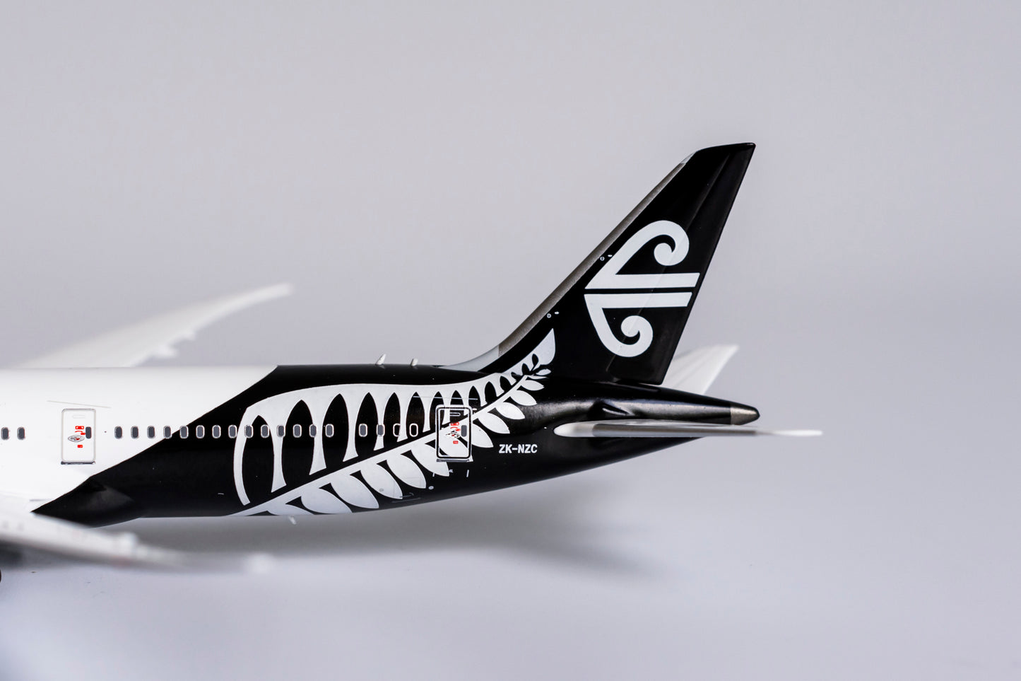 1:400 NG Models Air New Zealand Boeing 787-9 ZK-NZC NG55071
