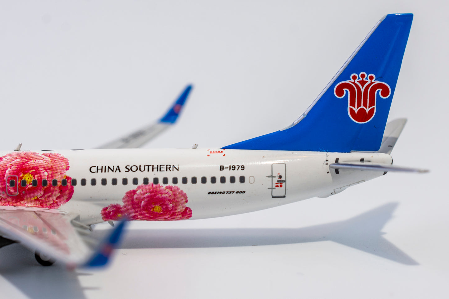 1:400 NG Models China Southern 737-800 "Home Town Henan" B-1979  NG58083