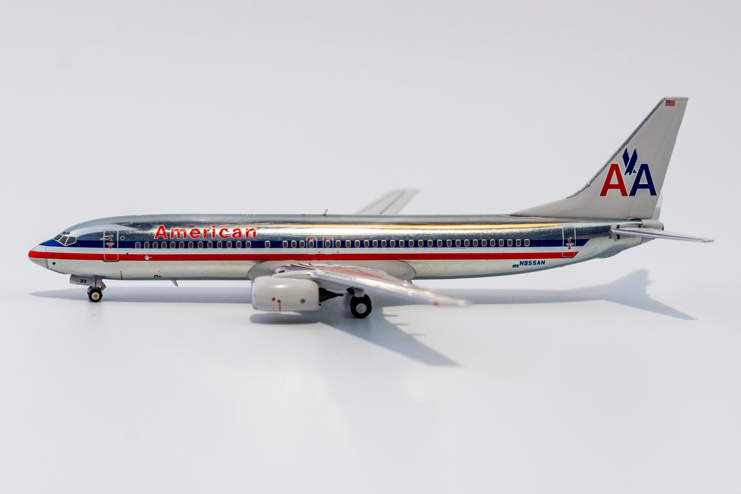 1:400 NG Models American Airlines Boeing 737-800 "Chrome, No Winglets" N955AN NG58093