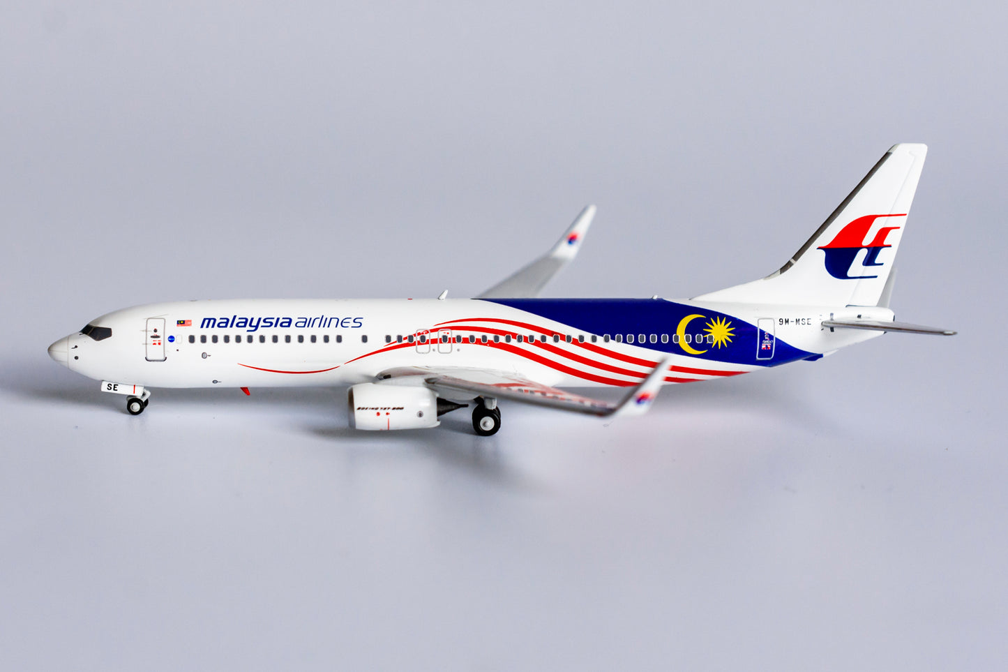 1:400 NG Models Malaysia Airways Boeing 737-800 "Negaraku Colors" 9M-MSE 58103