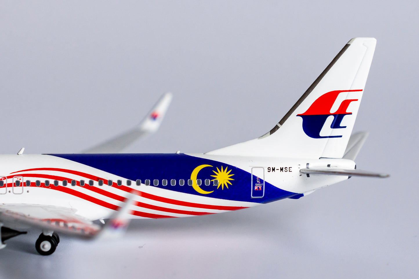 1:400 NG Models Malaysia Airlines Boeing 737-800 "Negaraku Colors" 9M-MSE NG58103