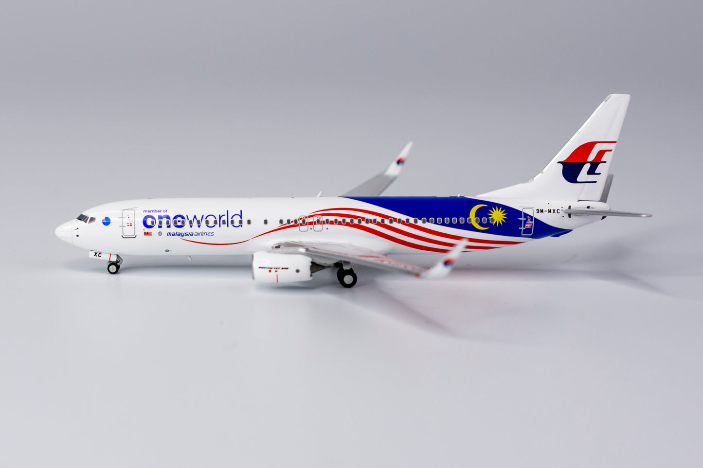 1:400 NG Models Malaysia Airlines Boeing 737-800 "Negaraku, Oneworld" 9M-MXC NG58112