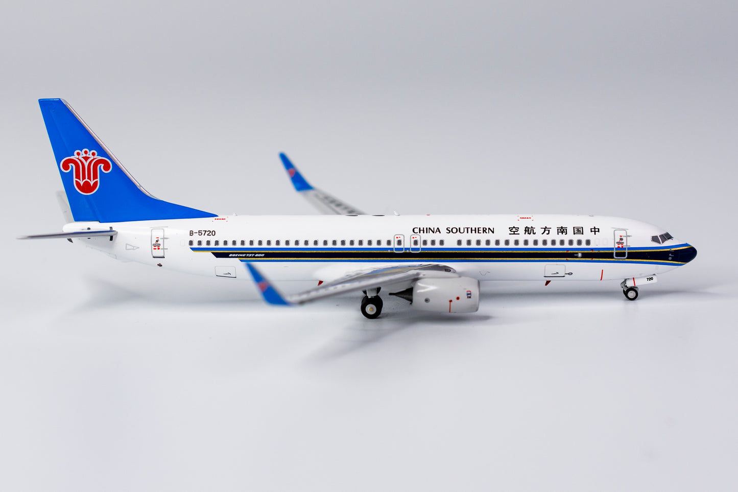 1:400 NG Models China Southern Airlines Boeing 737-800/w B-5720 NG58116