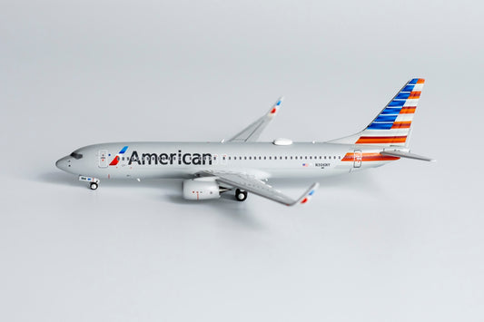 1:400 NG Models American Airlines Boeing 737-800 "New Colors" N306NY NG58118