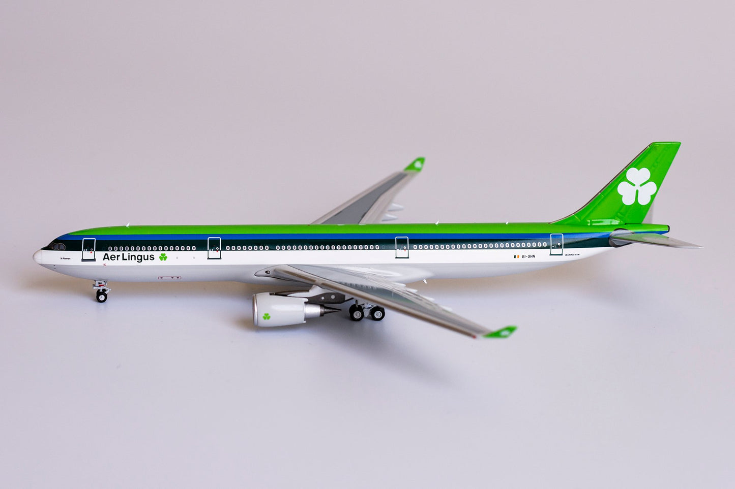 1:400 NG Models Aer Lingus Airbus A330-300 "Delivery Livery" EI-SHN NG62027