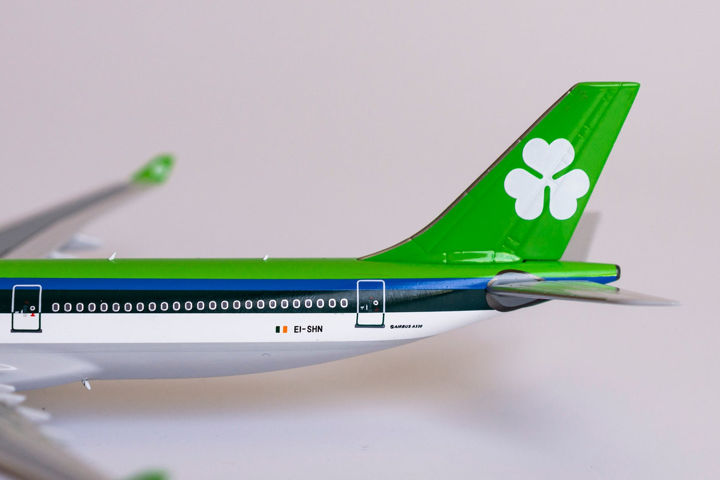1:400 NG Models Aer Lingus Airbus A330-300 "Delivery Livery" EI-SHN NG62027