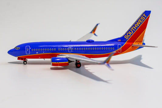 1:400 NG Models Southwest Airlines 737-700 "Canyon Blue, Split Scimitars" N252WN NG77002