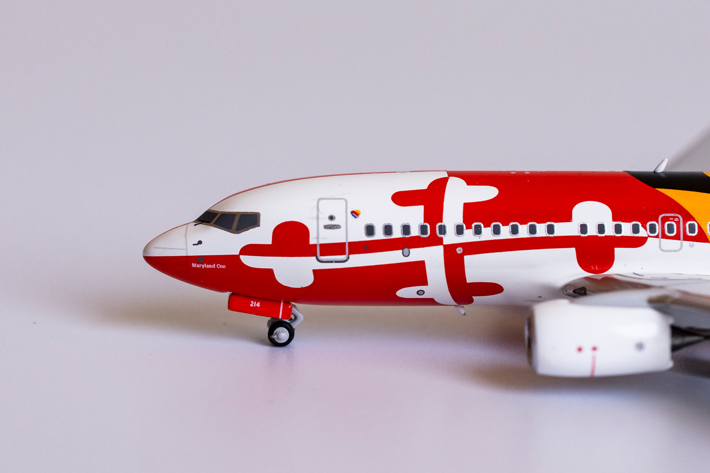 1:400 NG Models Southwest Airlines Boeing 737-700 "Maryland One" N214WN (Heart Tail) NG77007