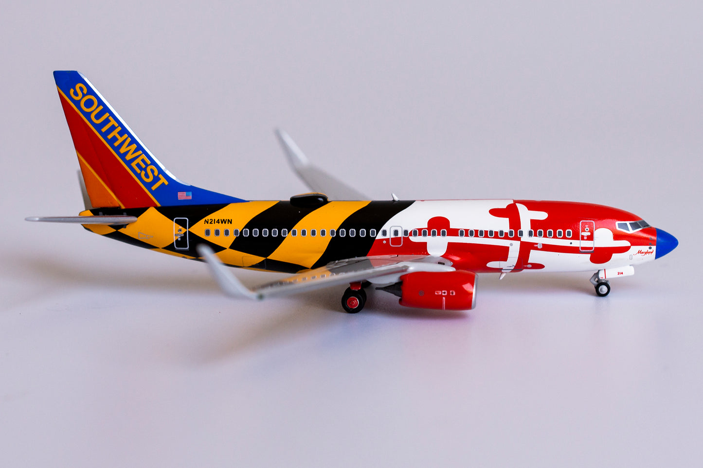1:400 NG Models Southwest Airlines Boeing 737-700 "Maryland One" N214WN (Canyon Blue Tail, Blue Nose) 77008