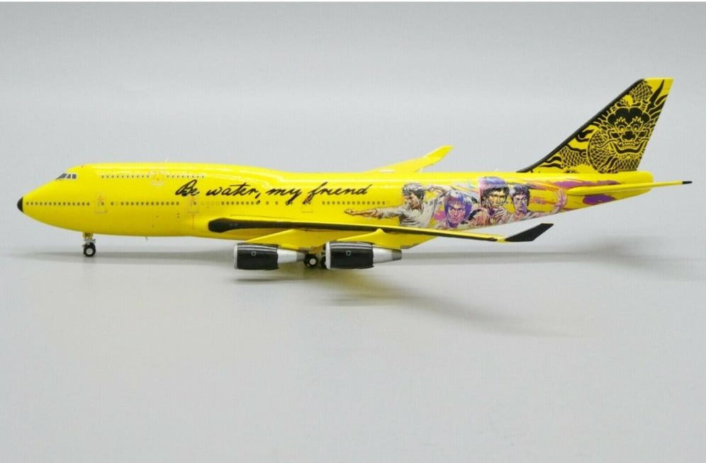 1:400 JC Wings Fantasy Bruce Lee Boeing 747-400 ATC40009