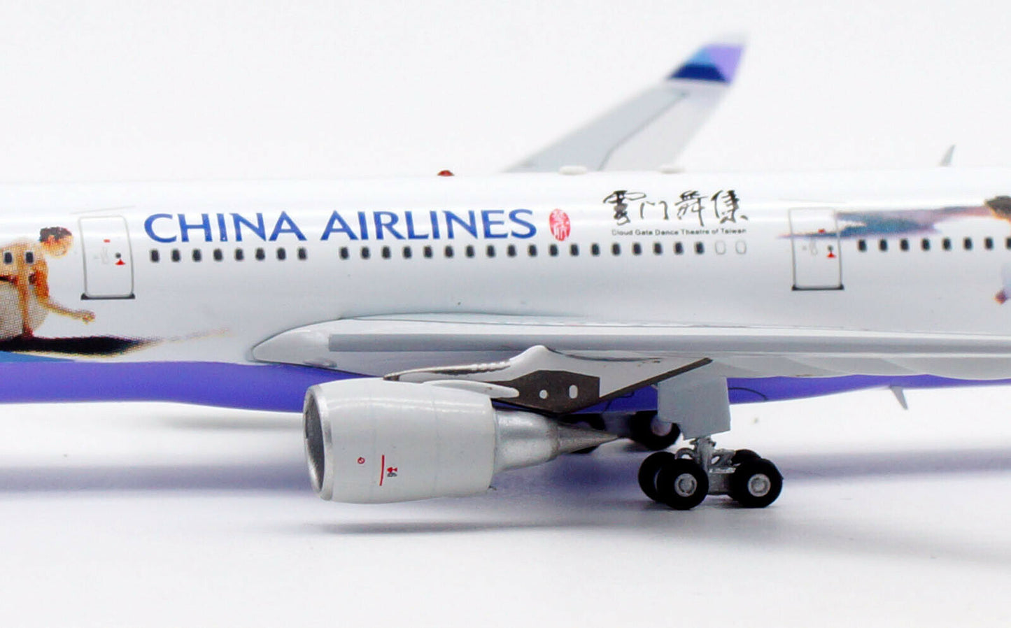 1:400 Aviation400 China Airlines Airbus A330-302 "Special Livery" B-18361 AV4061