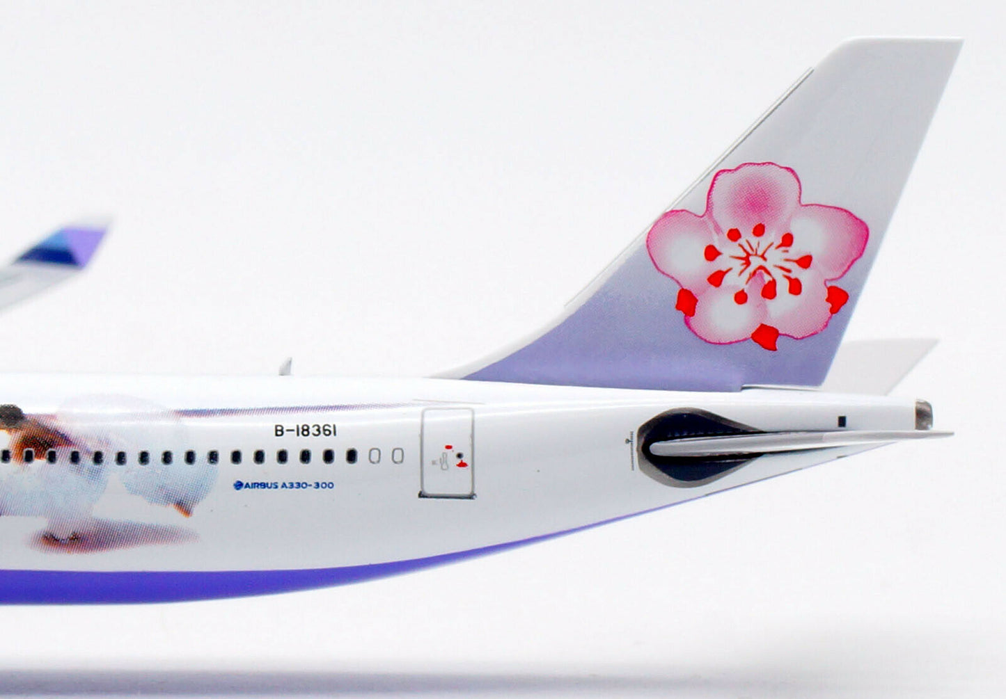 1:400 Aviation400 China Airlines Airbus A330-302 "Special Livery" B-18361 AV4061