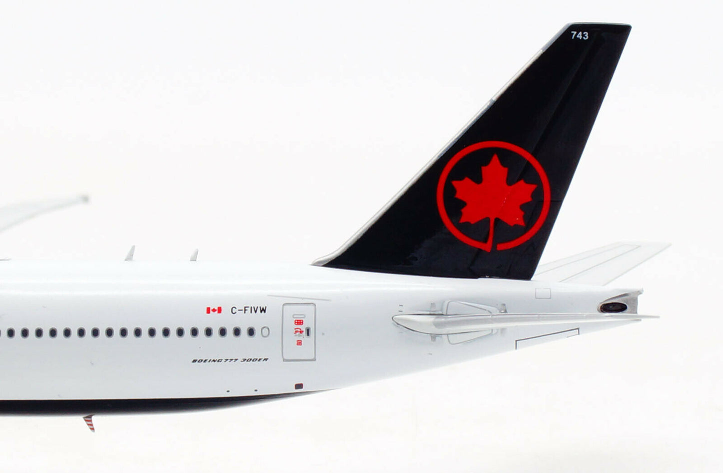 1:400 Aviation400 Air Canada Boeing 777-333/ER C-FIVW AV4114
