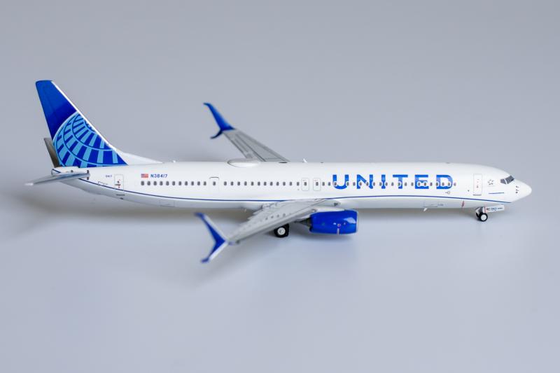 1:400 NG Models United Airlines Boeing 737-900ER/w N38417 "Evo-blue livery; with scimitar winglets" NG79006