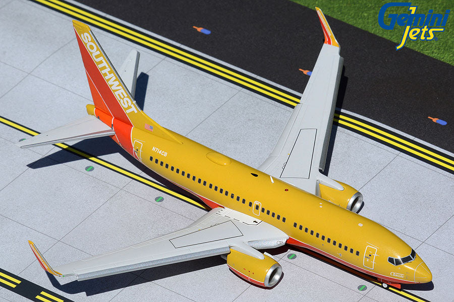 1:200 Gemini Jets Southwest Airlines 737-700 "Classic Livery, FLAP DOWN" N714CB G2SWA961F